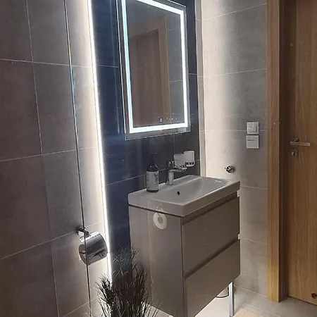 Malta Premium Apartment, Free Parking, Self Check-in 24h, Air-conditioning * Poznaň